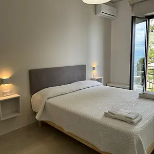 https://mira-taormina-rooms.sicilyhotelsitaly.net
